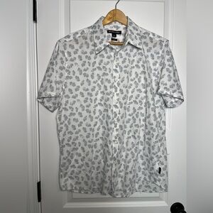 Michael Kors White Short-Sleeve Button-Down Shirt with Gray Leaf Print Size L
